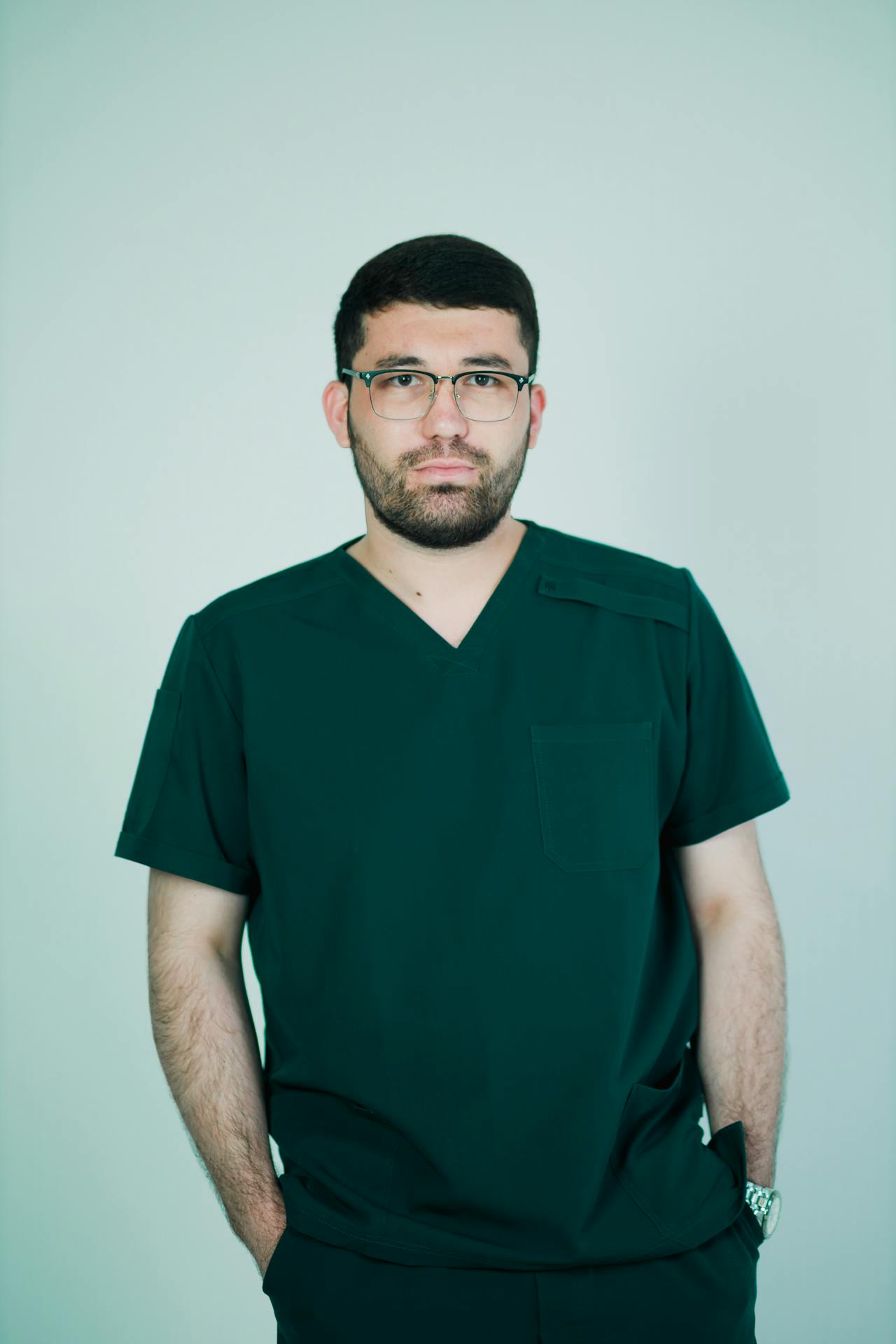 Dr. Carlos Mendoza, oftalmólogo especialista